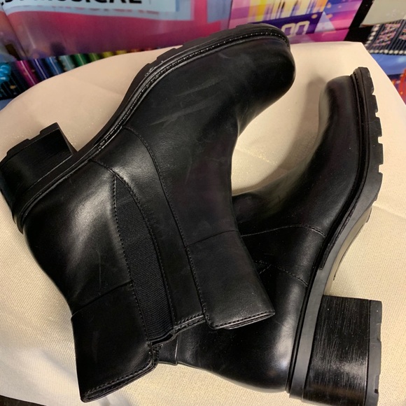 **SOLD**. Covington Ladies Ankle Boots *Brand New* - Picture 2 of 4